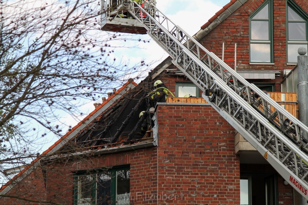 Feuer Koeln Junkersdorf Duerenerstr JK P08.jpg